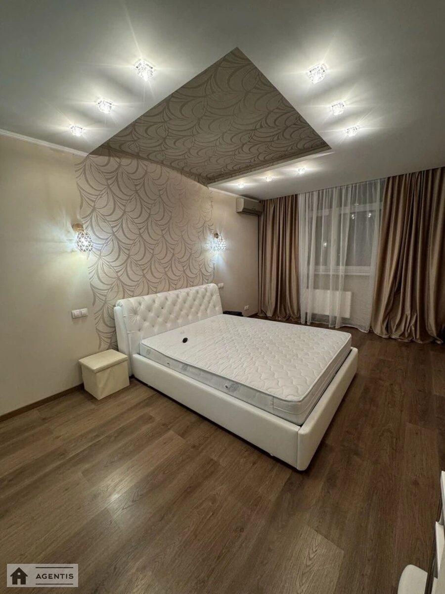 Сдам квартиру 2 комнаты, 65 m², 23 эт./25 этажей. 33, Сімї Кульженків вул. (Петра Дегтяренка), Киев. 