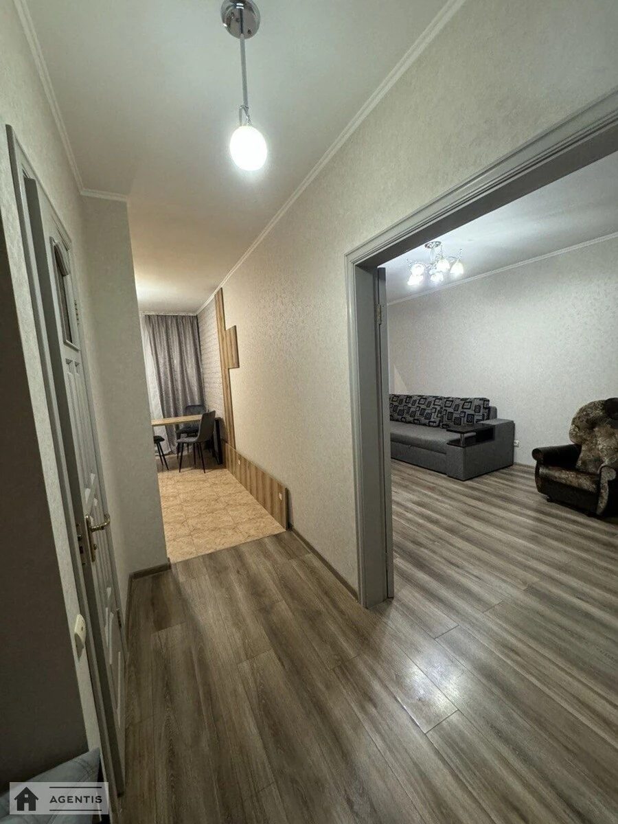 Здам квартиру 1 кімната, 46 m², 10 пов./16 поверхів. 56, Харківське 56, Київ. 