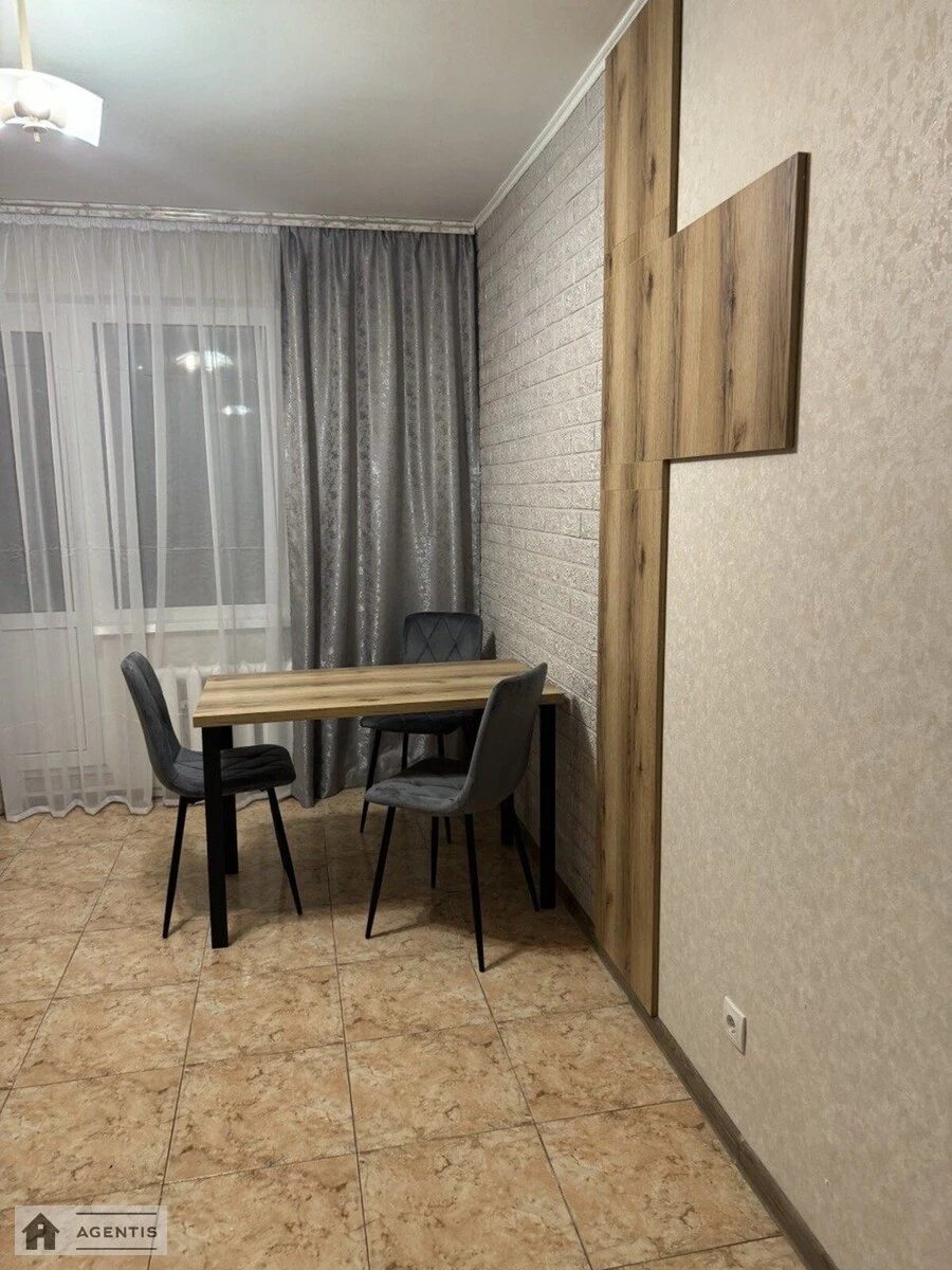 Здам квартиру 1 кімната, 46 m², 10 пов./16 поверхів. 56, Харківське 56, Київ. 