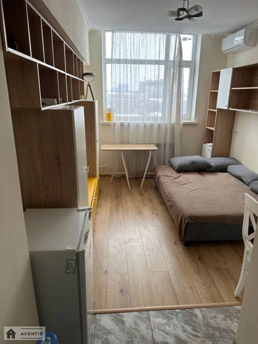 Сдам квартиру 1 комната, 25 m², 10 эт./12 этажей. Машиностроительная, Киев. 