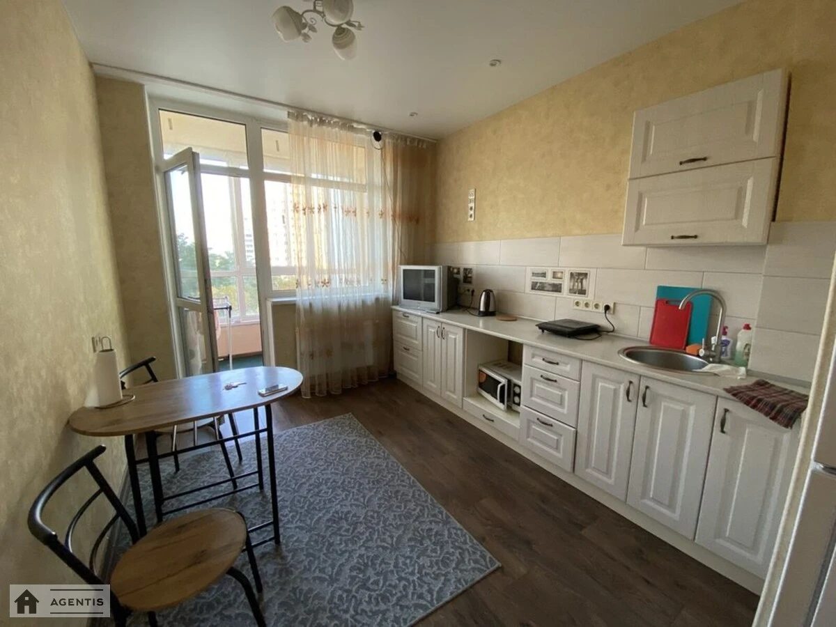 Сдам квартиру 1 комната, 40 m², 6 эт./25 этажей. Правды, Киев. 