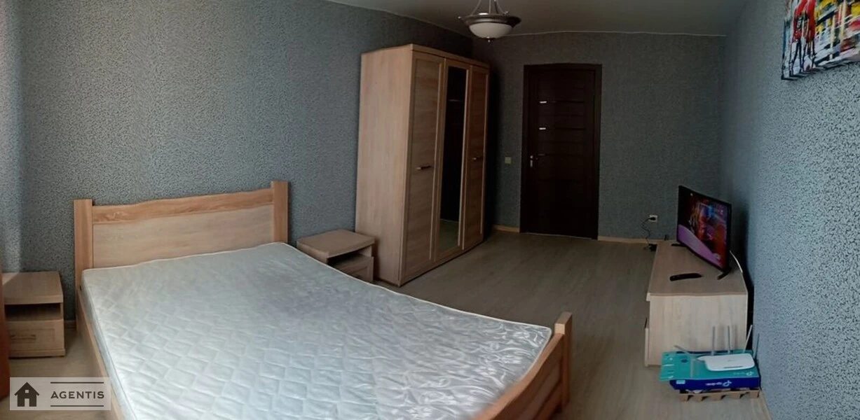 Сдам квартиру 2 комнаты, 60 m², 22 эт./26 этажей. 15, Соломії Крушельницької вул., Киев. 