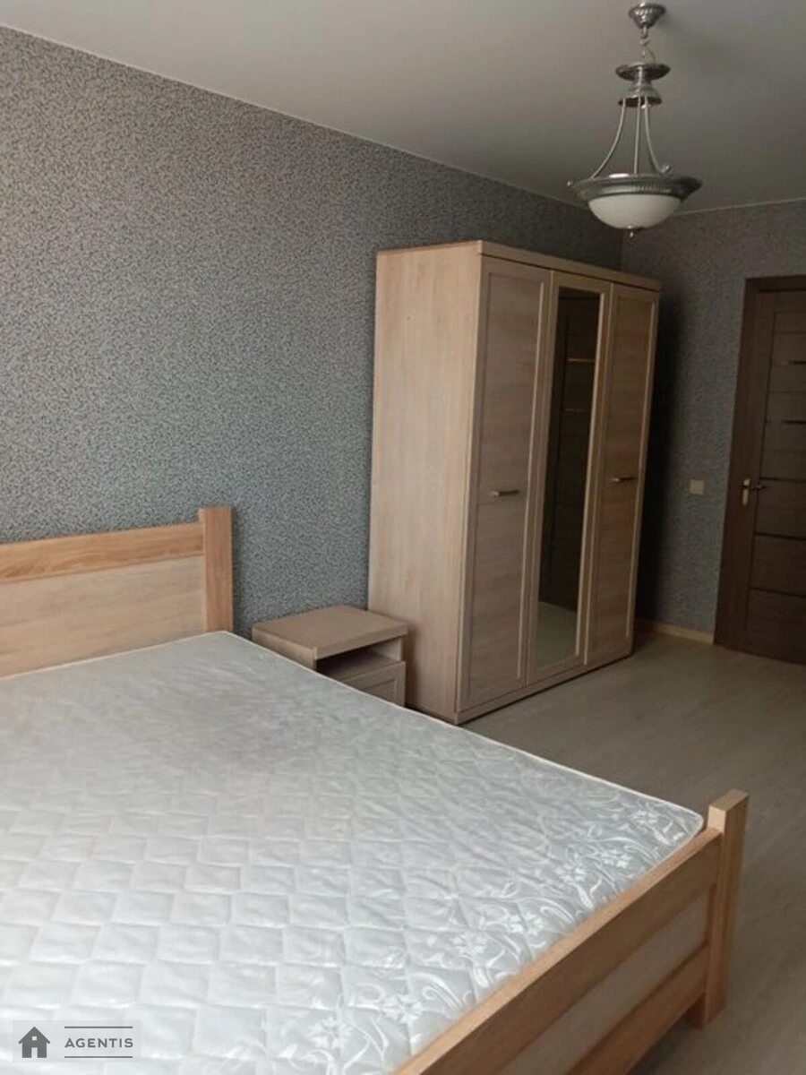 Сдам квартиру 2 комнаты, 60 m², 22 эт./26 этажей. 15, Соломії Крушельницької вул., Киев. 