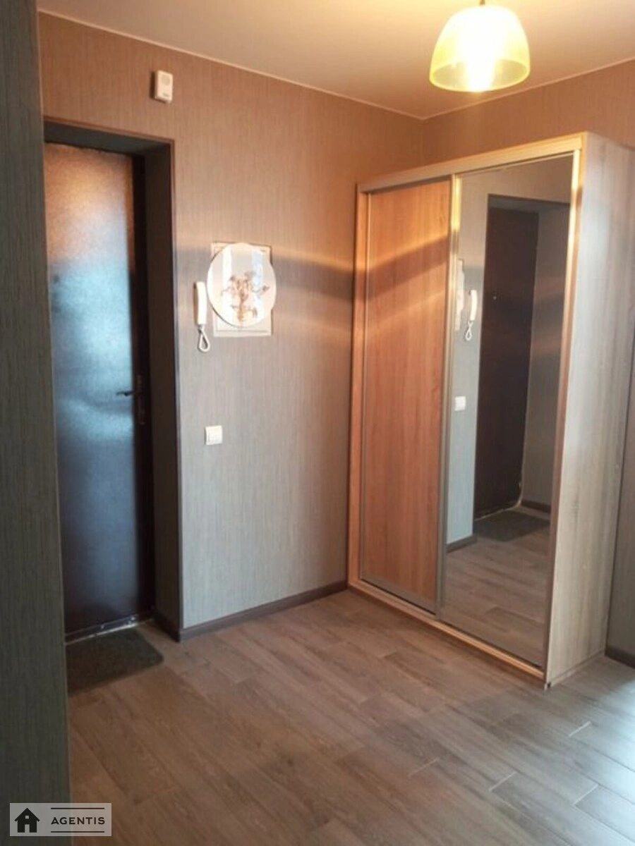 Сдам квартиру 2 комнаты, 60 m², 22 эт./26 этажей. 15, Соломії Крушельницької вул., Киев. 