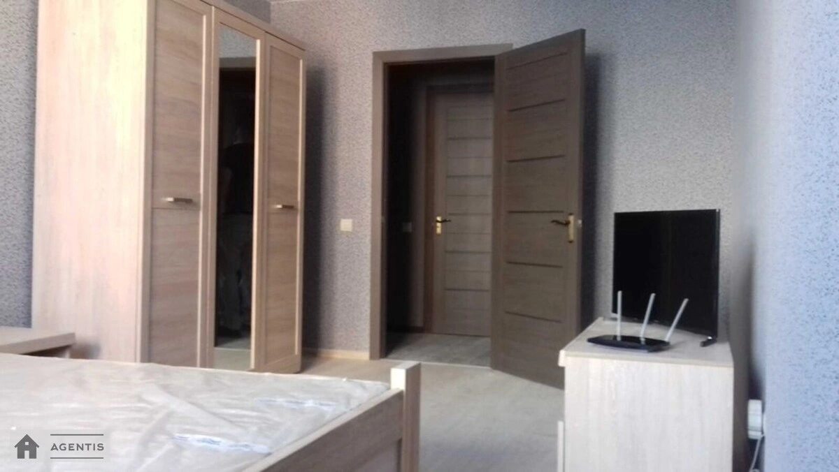 Сдам квартиру 2 комнаты, 60 m², 22 эт./26 этажей. 15, Соломії Крушельницької вул., Киев. 