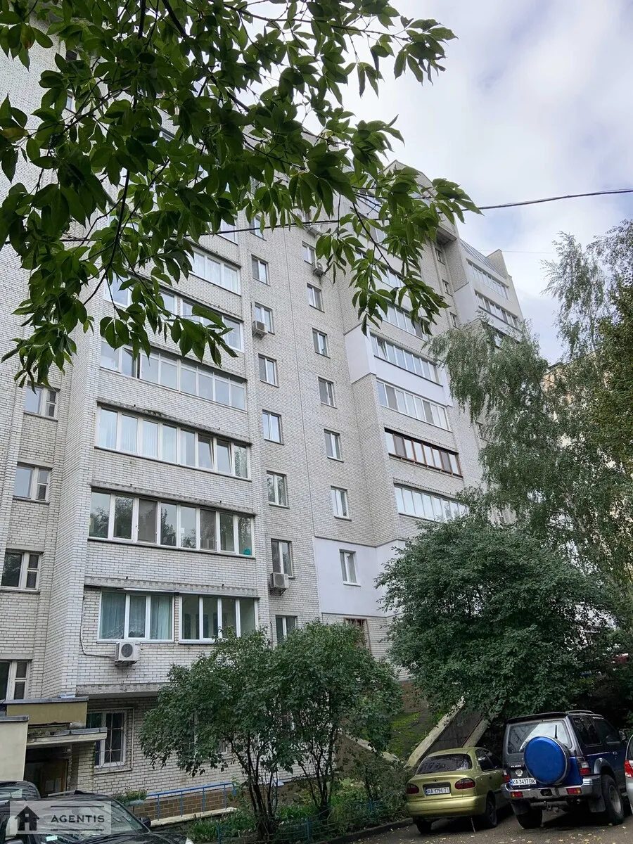 Сдам квартиру 2 комнаты, 58 m², 7 эт./10 этажей. 10, Галицкая 10, Киев. 