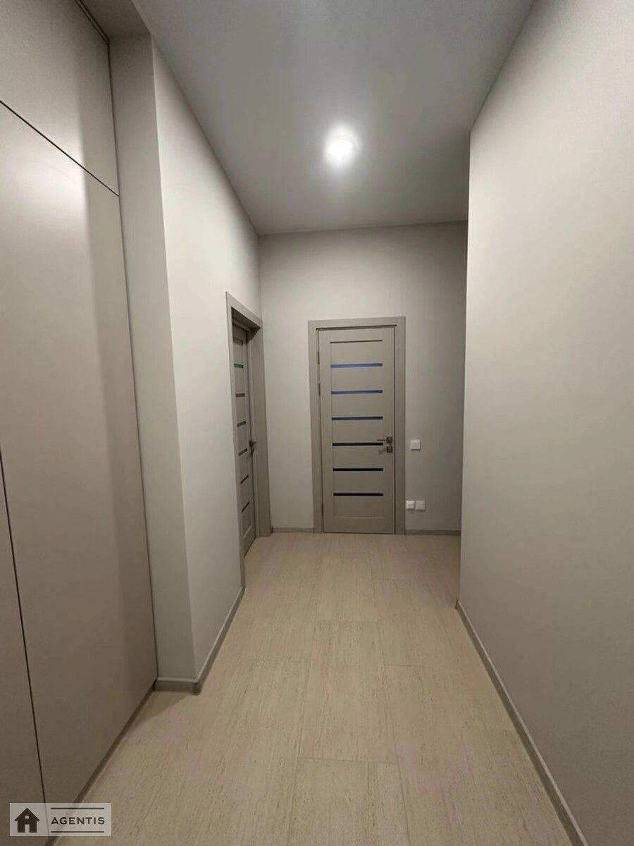 Сдам квартиру 2 комнаты, 50 m², 9 эт./9 этажей. Бережанская. 