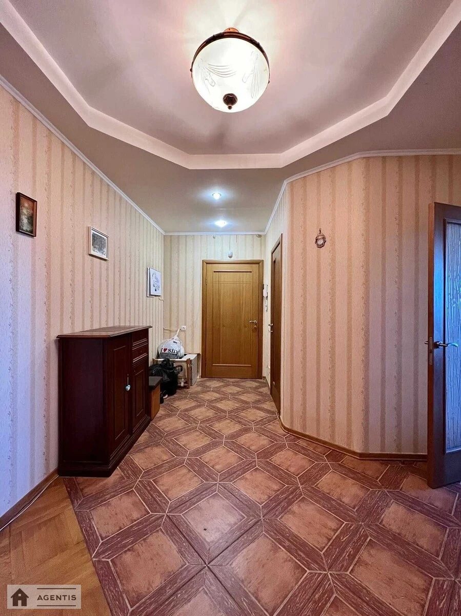 Сдам квартиру 2 комнаты, 80 m², 8 эт./14 этажей. 130, Голосеевский 130, Киев. 