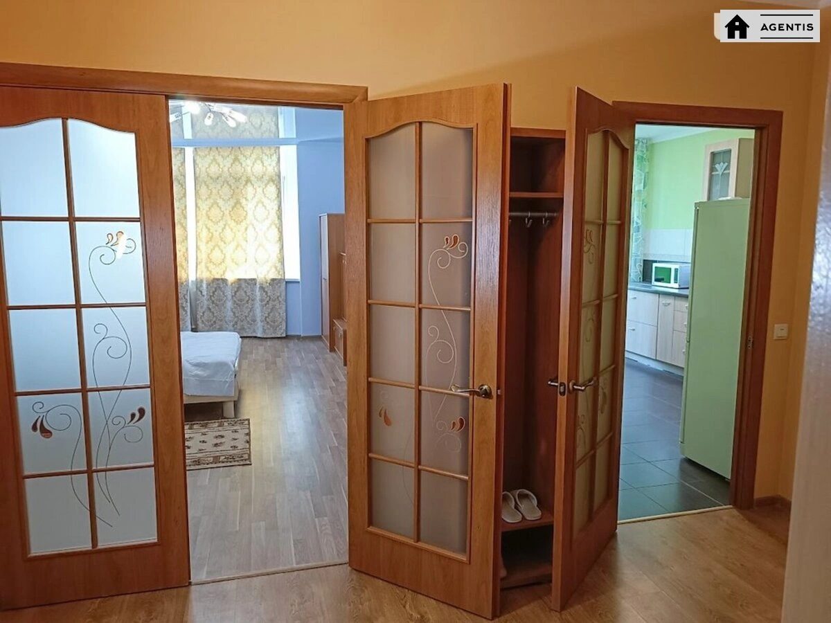 Apartment for rent 1 room, 53 m², 8th fl./15 floors. 3, Stepana Vasylchenka vul., Kyiv. 