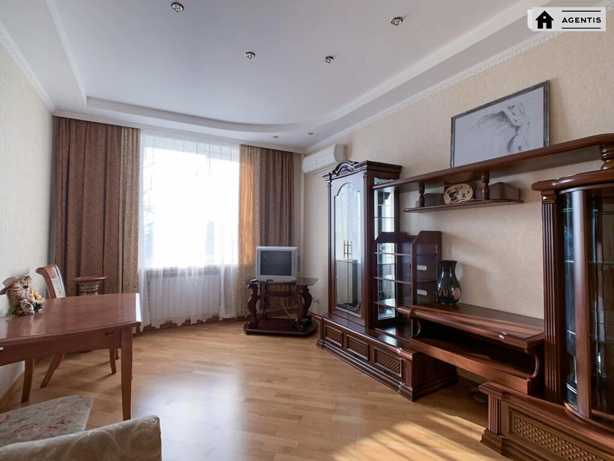 Apartment for rent 2 rooms, 55 m², 4th fl./5 floors. 57, Valeriya Lobanovskoho prosp. Chervonozoryanyy, Kyiv. 