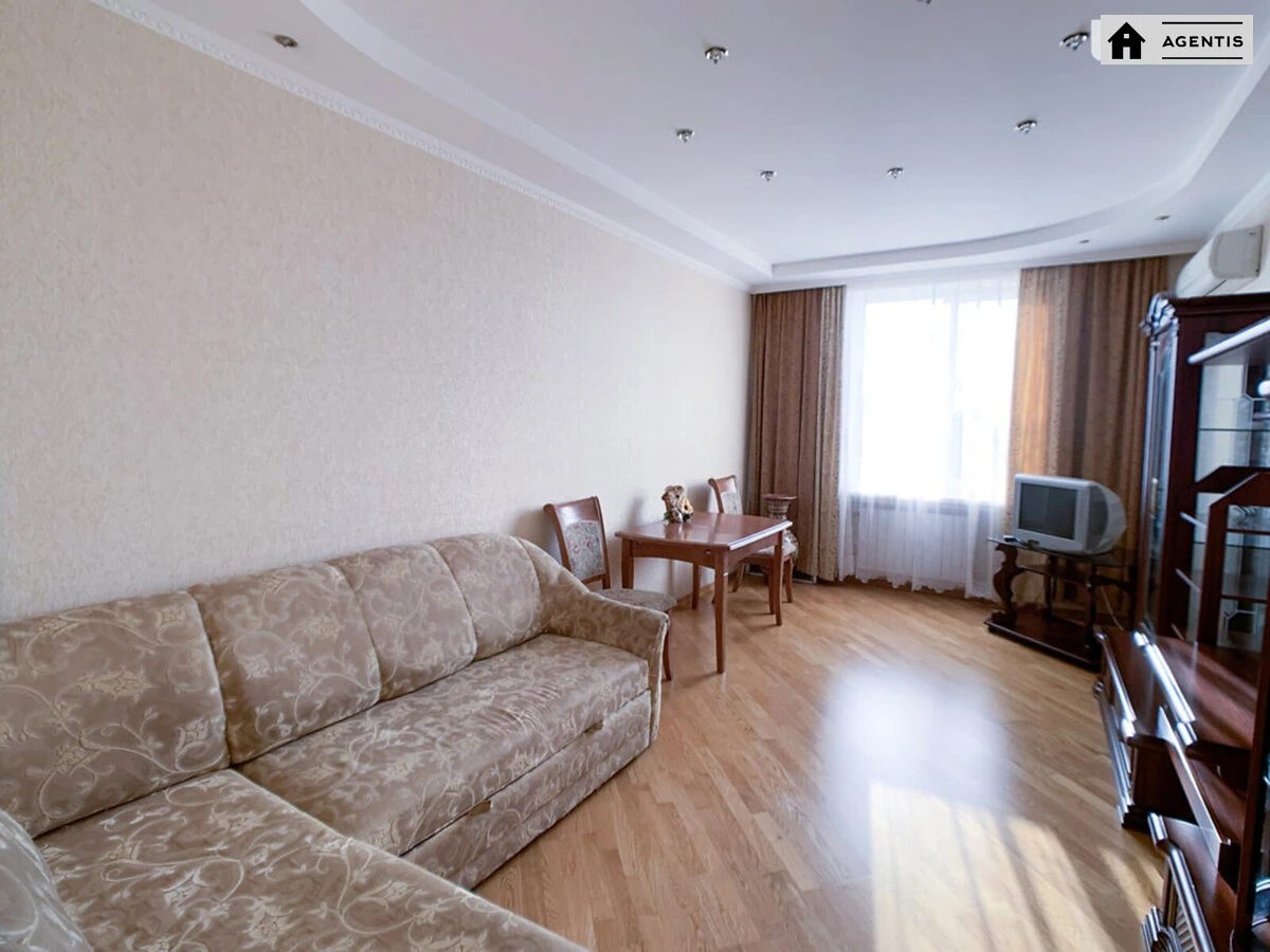 Apartment for rent 2 rooms, 55 m², 4th fl./5 floors. 57, Valeriya Lobanovskoho prosp. Chervonozoryanyy, Kyiv. 