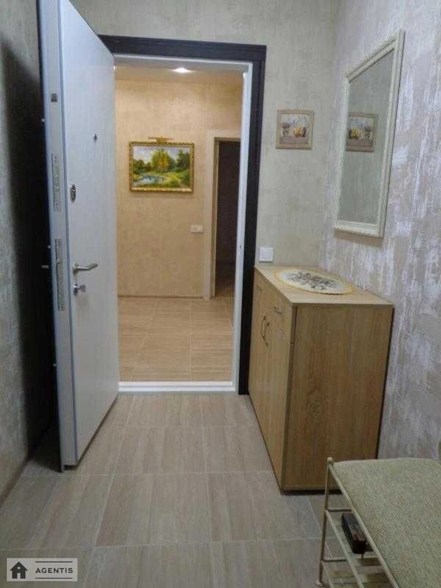 Сдам квартиру 2 комнаты, 66 m², 9 эт./11 этажей. 1, Садова , Петропавловская  Борщаговка. 