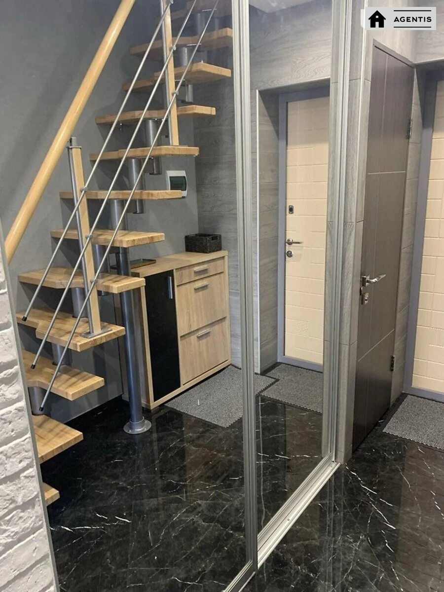 Здам квартиру 2 кімнати, 42 m², 3 пов./4 поверхи. 5, Сирецько-Садова 5. 