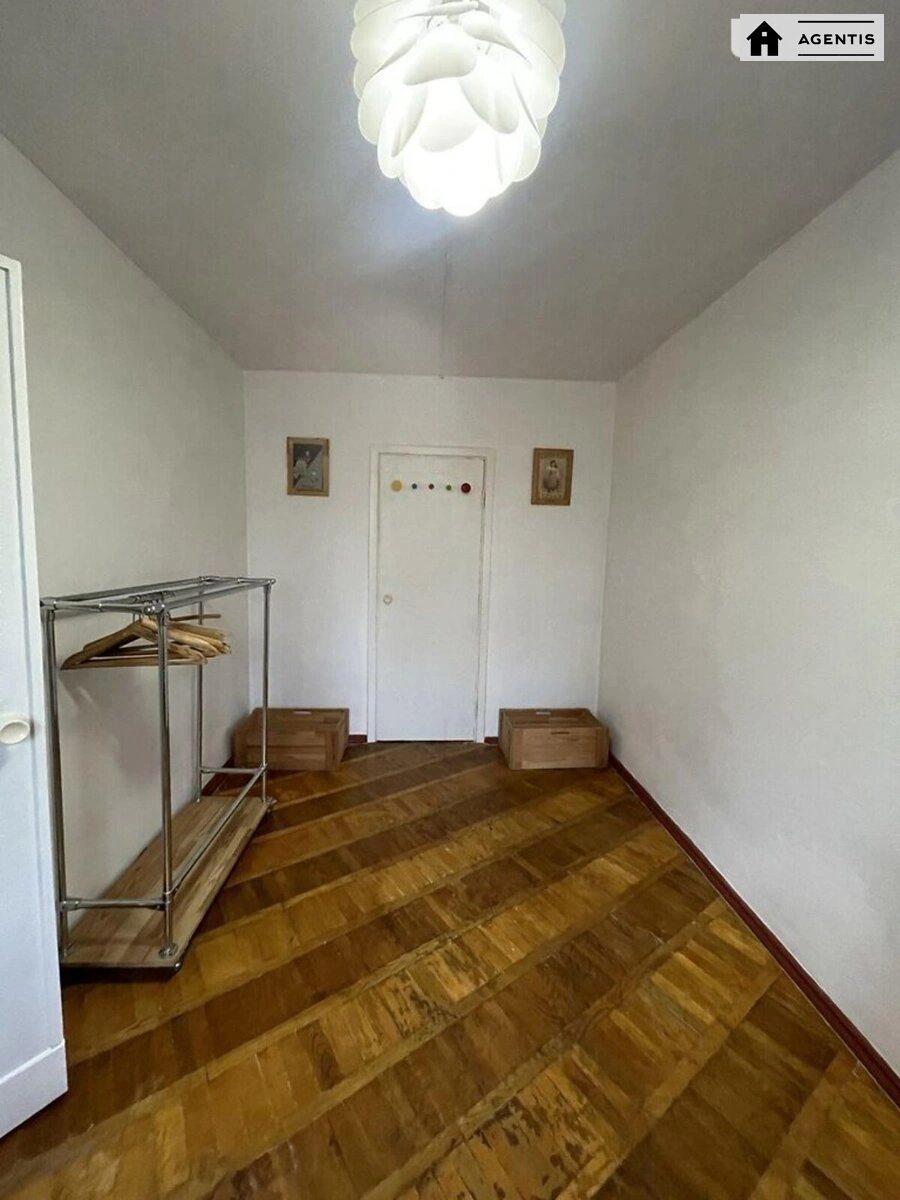 Apartment for rent 2 rooms, 50 m², 1st fl./5 floors. 77, Vatslava Havela bulv. Ivana Lepse, Kyiv. 