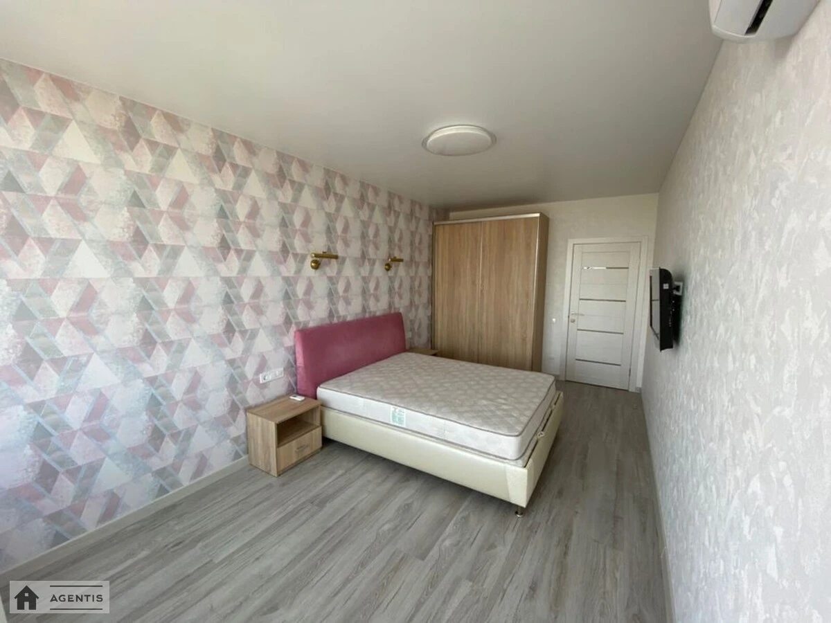 Сдам квартиру 1 комната, 50 m², 17 эт./25 этажей. 6, Євгена Сверстюка вул. (Марини Раскової), Киев. 