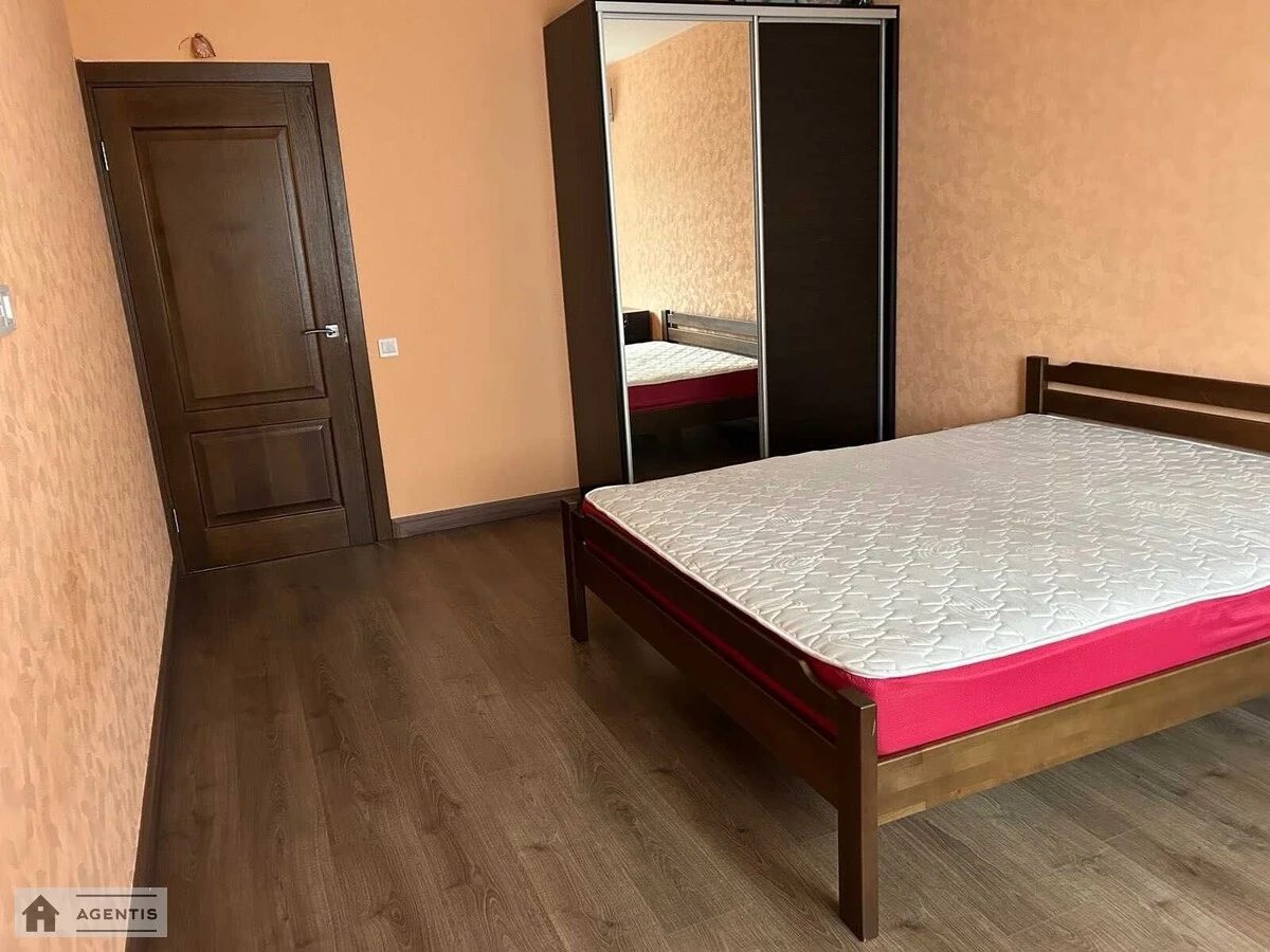 Сдам квартиру 2 комнаты, 64 m², 3 эт./25 этажей. Юлії Здановської вул. (Михайла Ломоносова), Киев. 