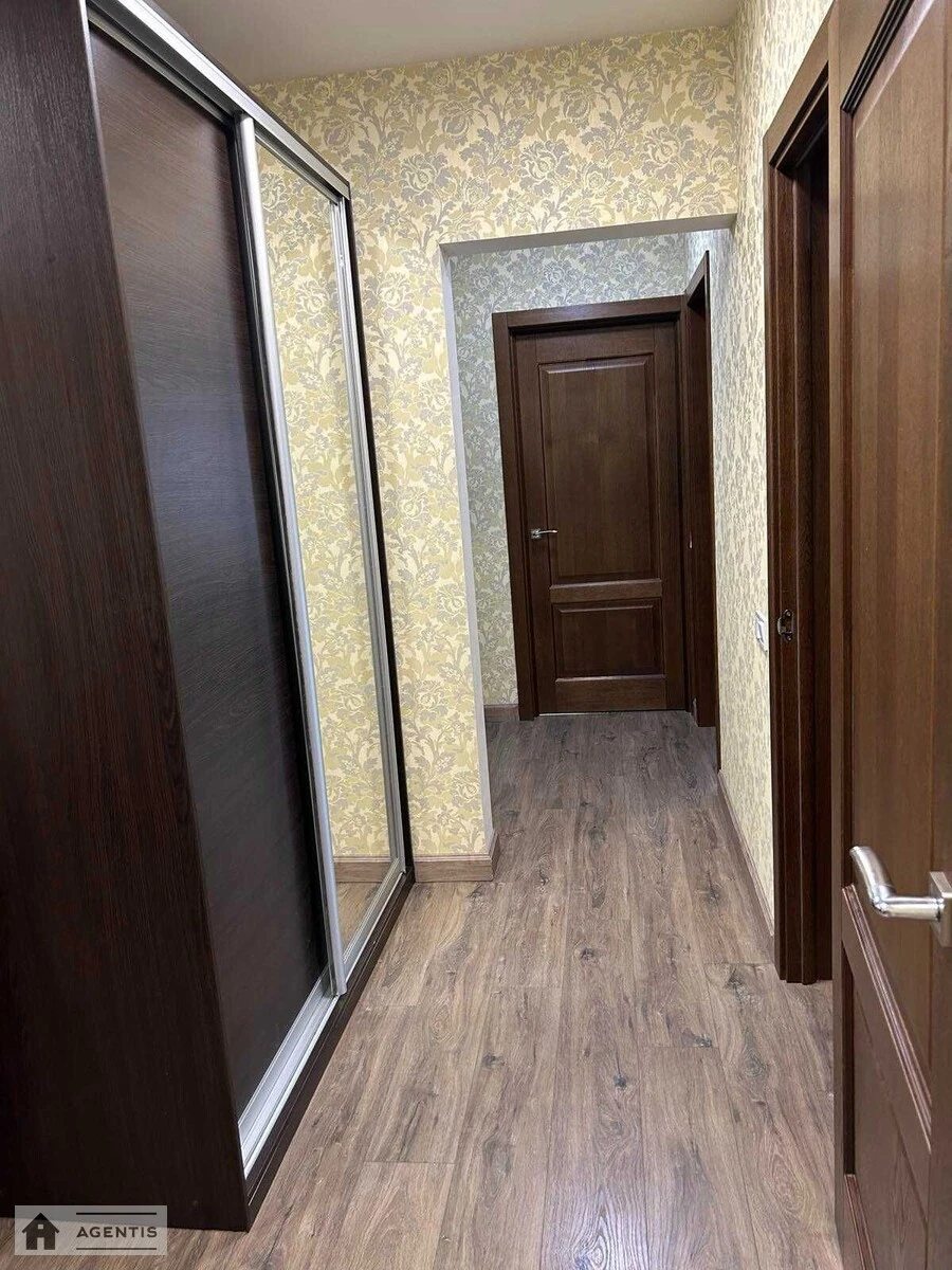 Сдам квартиру 2 комнаты, 64 m², 3 эт./25 этажей. Юлії Здановської вул. (Михайла Ломоносова), Киев. 