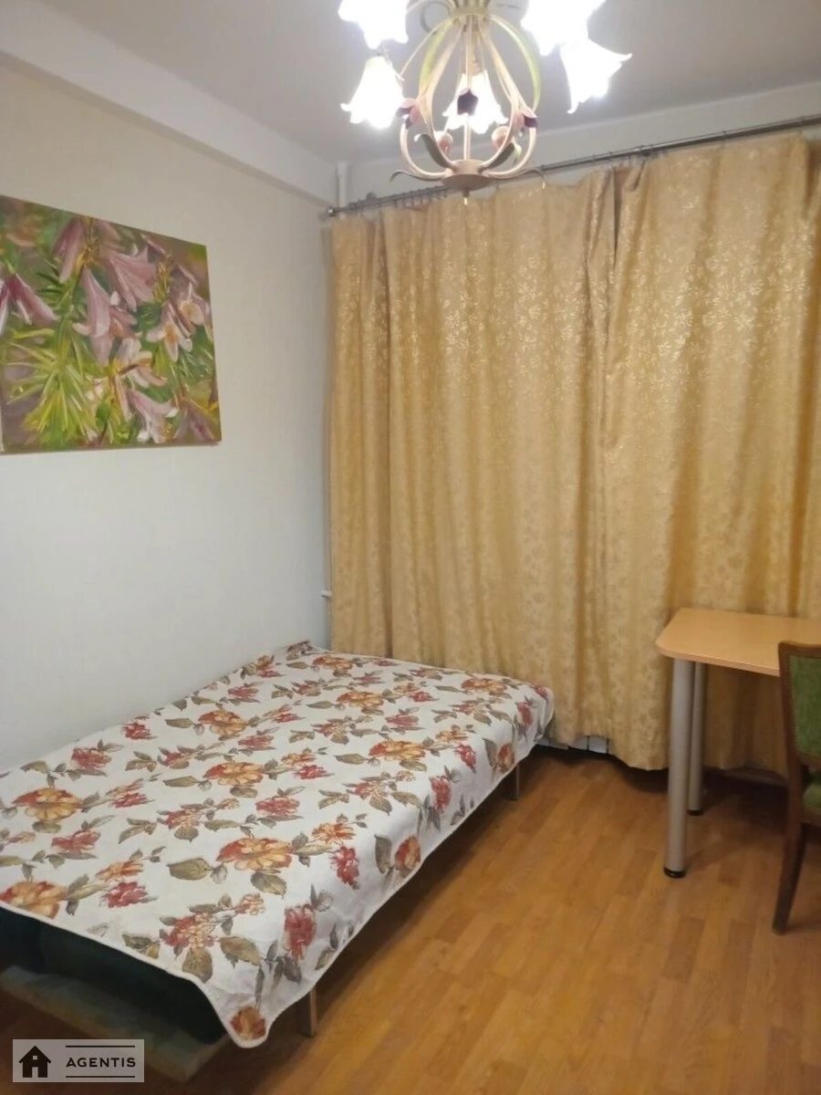 Сдам квартиру 2 комнаты, 58 m², 1 эт./9 этажей. Энтузиастов, Киев. 