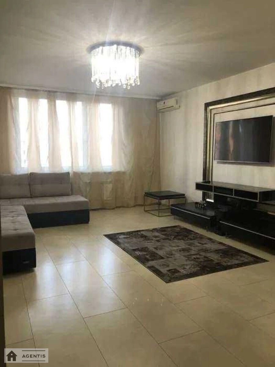 Сдам квартиру 2 комнаты, 51 m², 4 эт./25 этажей. 10, Велика Китаївська вул., Киев. 