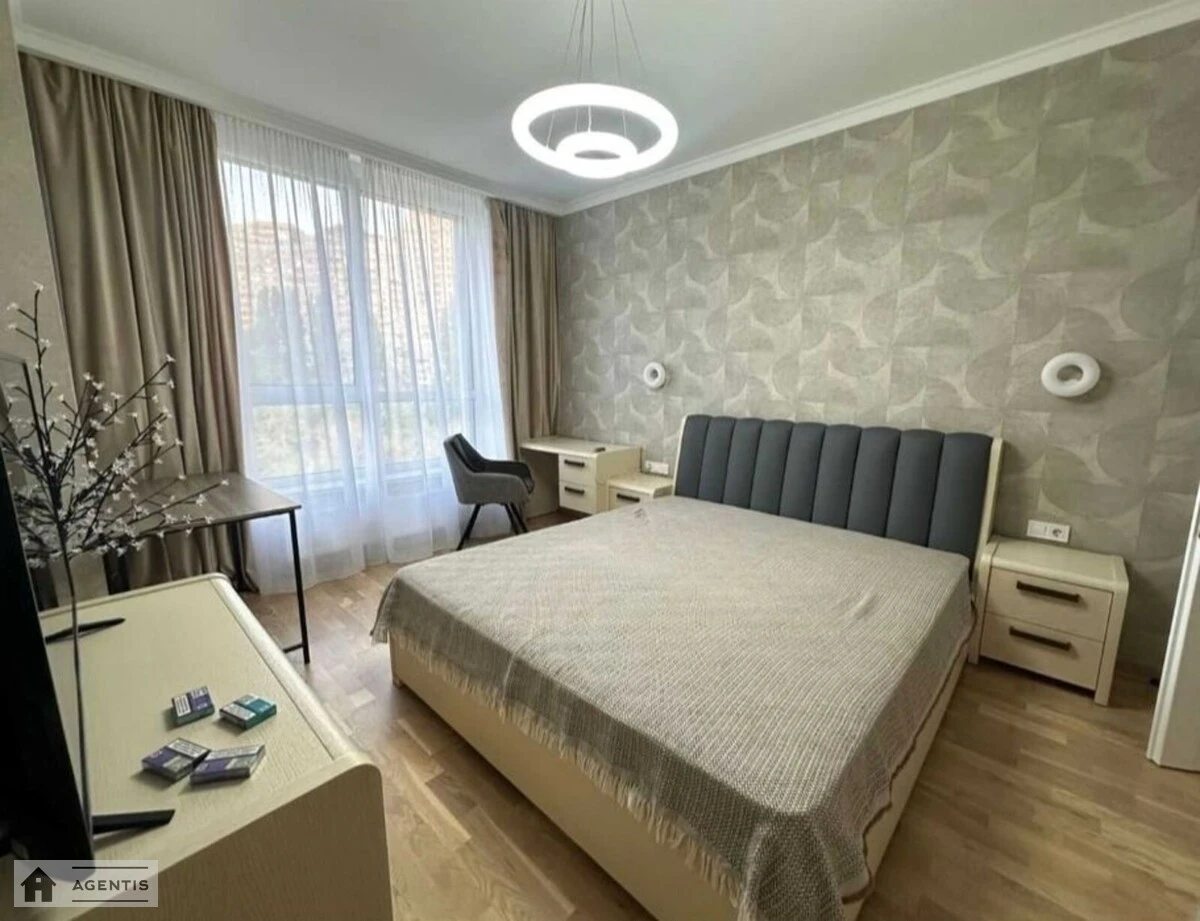 Сдам квартиру 2 комнаты, 54 m², 2 эт./16 этажей. Феодосийская, Киев. 