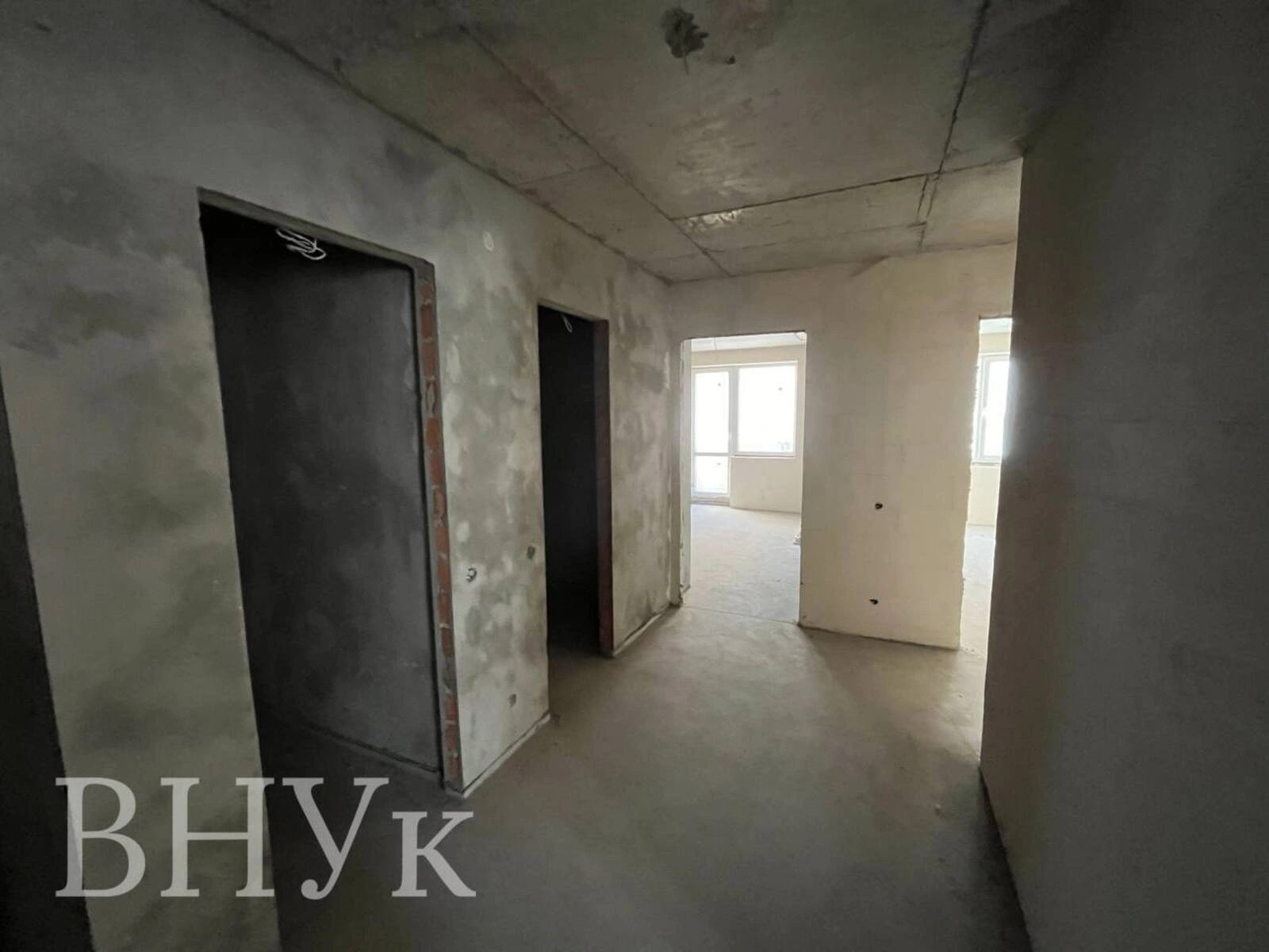 Apartments for sale 3 rooms, 925 m², 3rd fl./10 floors. Shpytalna vul., Ternopil. 