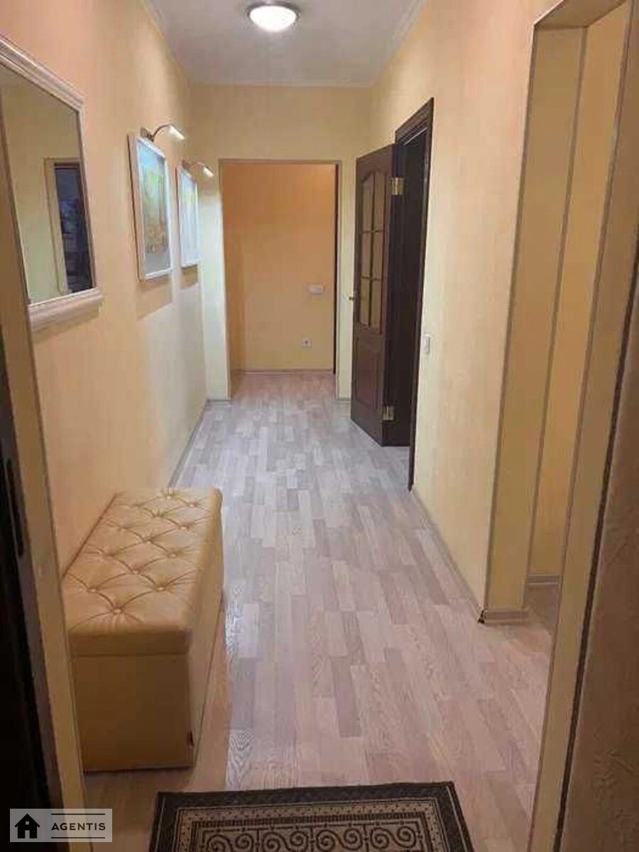 Сдам квартиру 2 комнаты, 52 m², 3 эт./19 этажей. 3, Киото 3, Киев. 