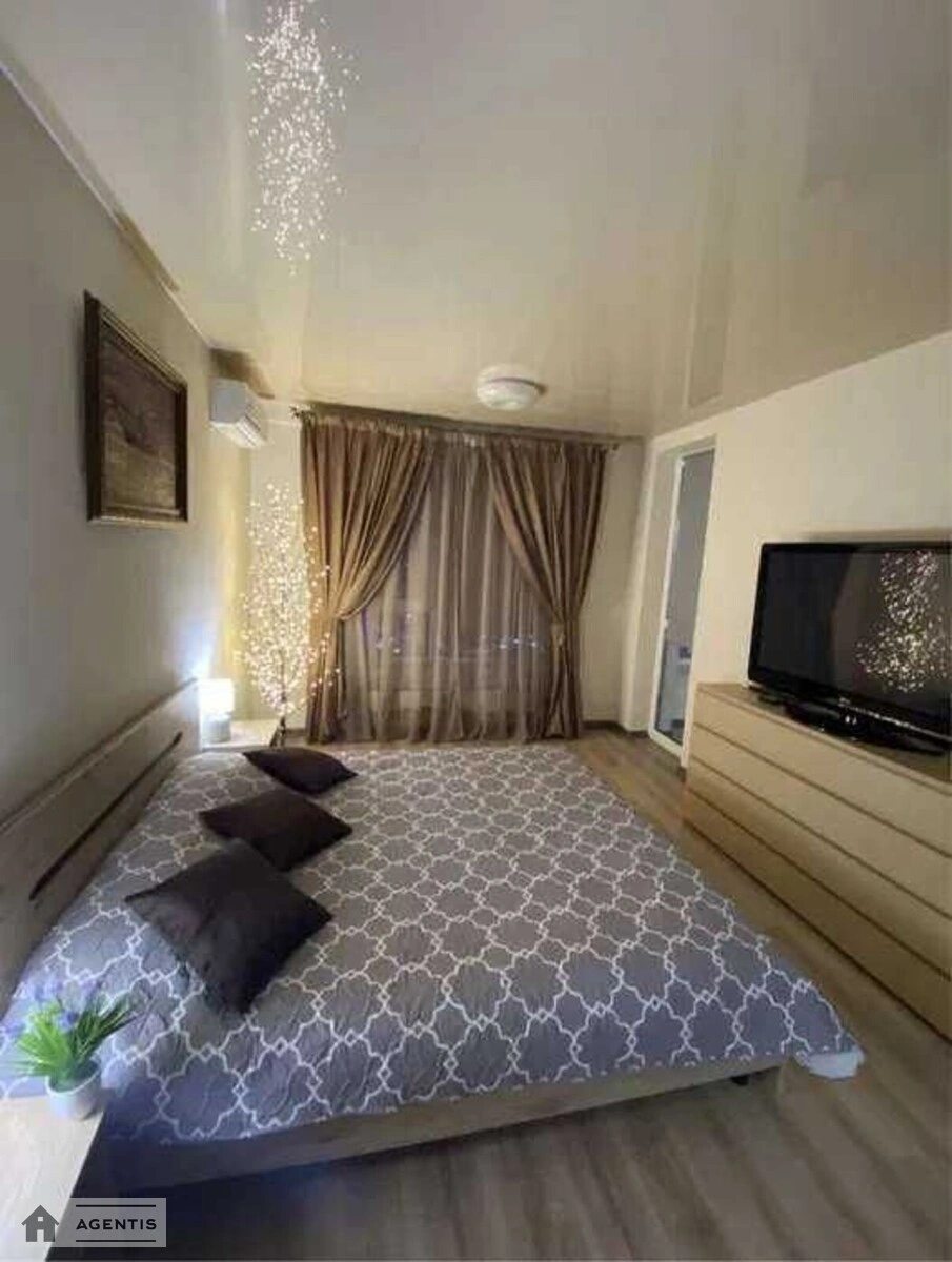 Сдам квартиру 2 комнаты, 52 m², 3 эт./19 этажей. 3, Киото 3, Киев. 