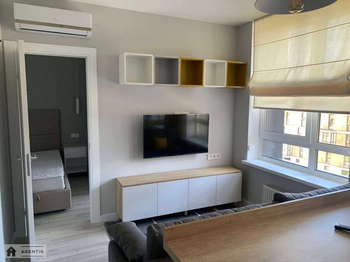 Сдам квартиру 2 комнаты, 52 m², 4 эт./19 этажей. Вишняковская 4, Киев. 