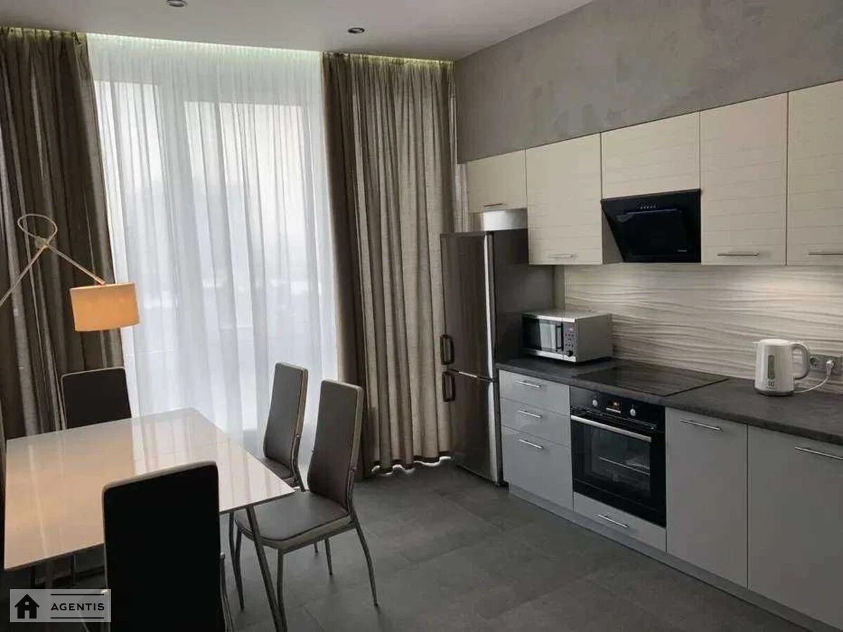 Сдам квартиру 2 комнаты, 52 m², 4 эт./19 этажей. Вишняковская 4, Киев. 