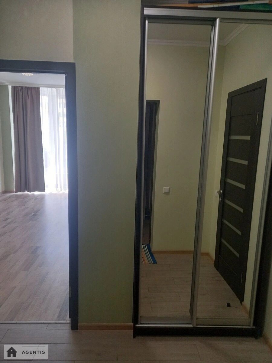 Сдам квартиру 1 комната, 44 m², 4 эт./10 этажей. 126, Соборна вул., Киев. 