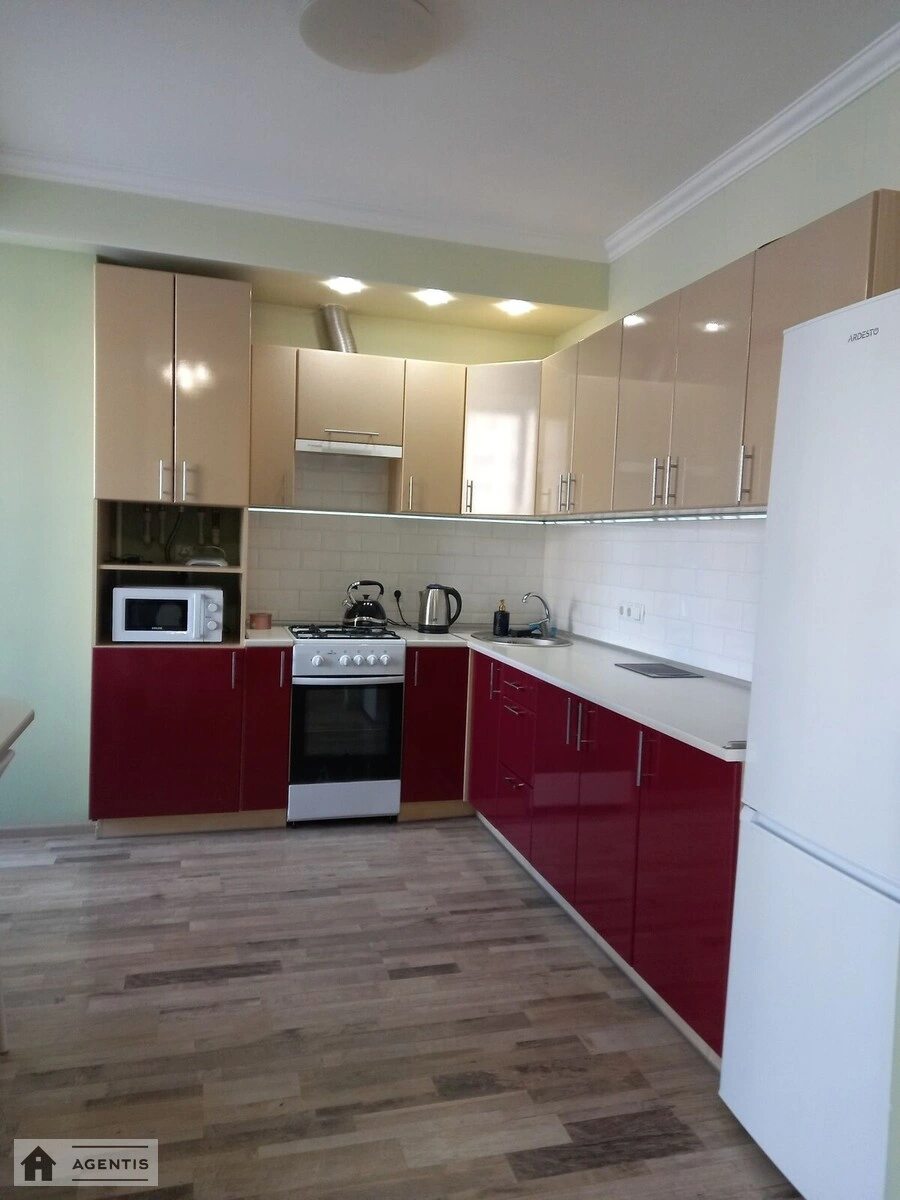 Сдам квартиру 1 комната, 44 m², 4 эт./10 этажей. 126, Соборна вул., Киев. 