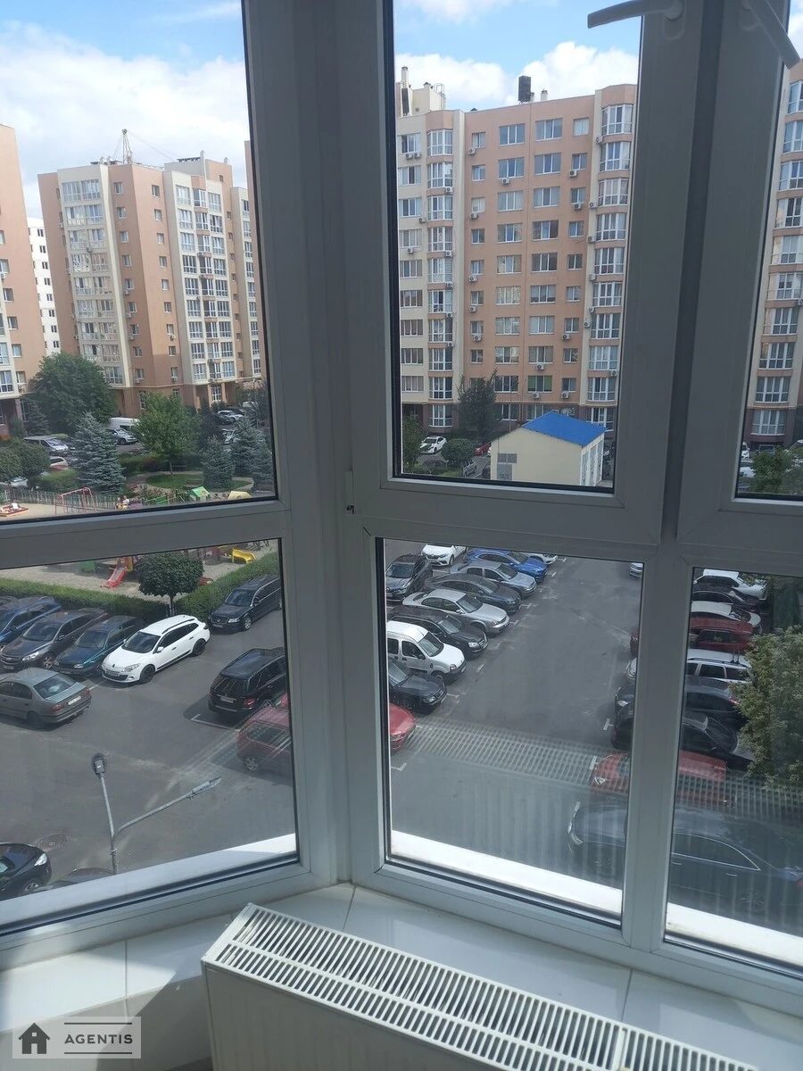 Сдам квартиру 1 комната, 44 m², 4 эт./10 этажей. 126, Соборна вул., Киев. 