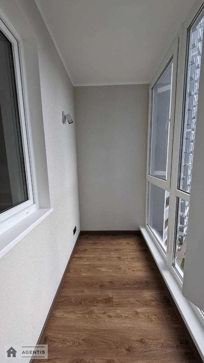 Здам квартиру 1 кімната, 40 m², 10 пов./25 поверхів. Ревуцького, Київ. 