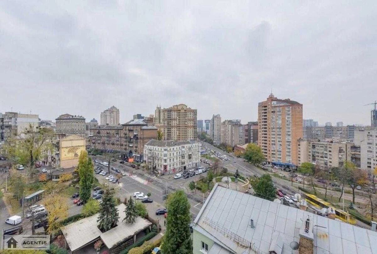 Apartment for rent 4 rooms, 228 m², 10th fl./18 floors. Podilskyy rayon, Kyiv. 