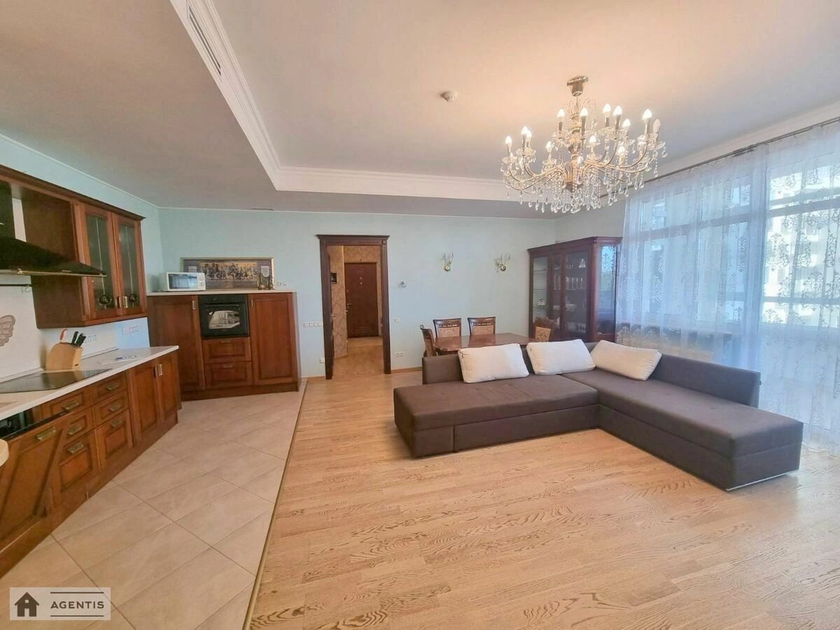 Сдам квартиру 4 комнаты, 156 m², 5 эт./26 этажей. 44, Євгена Коновальця вул. (Щорса), Киев. 