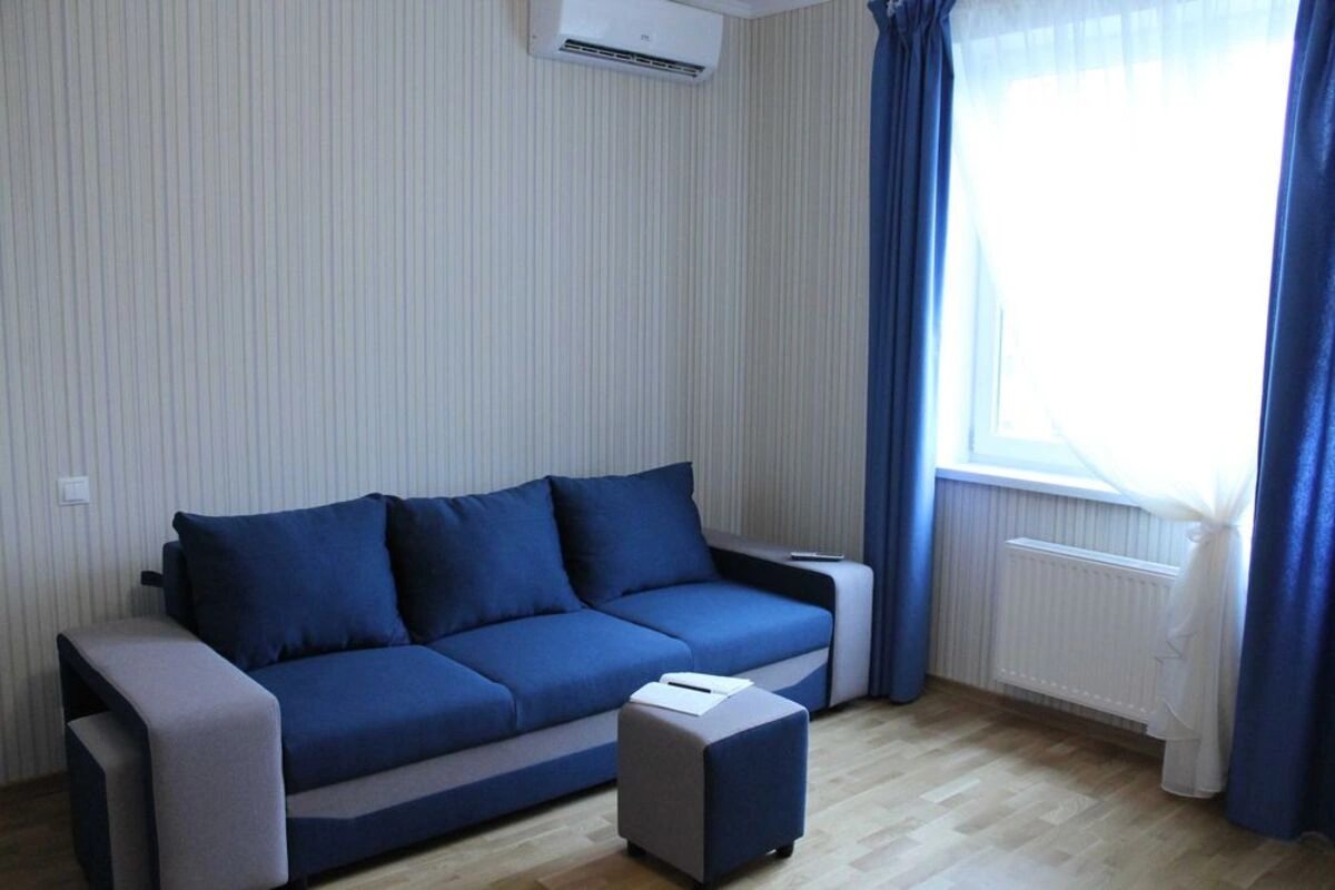 Apartment for rent 2 rooms, 70 m², 3rd fl./24 floors. 9, Akademika Hlushkova prosp., Kyiv. 