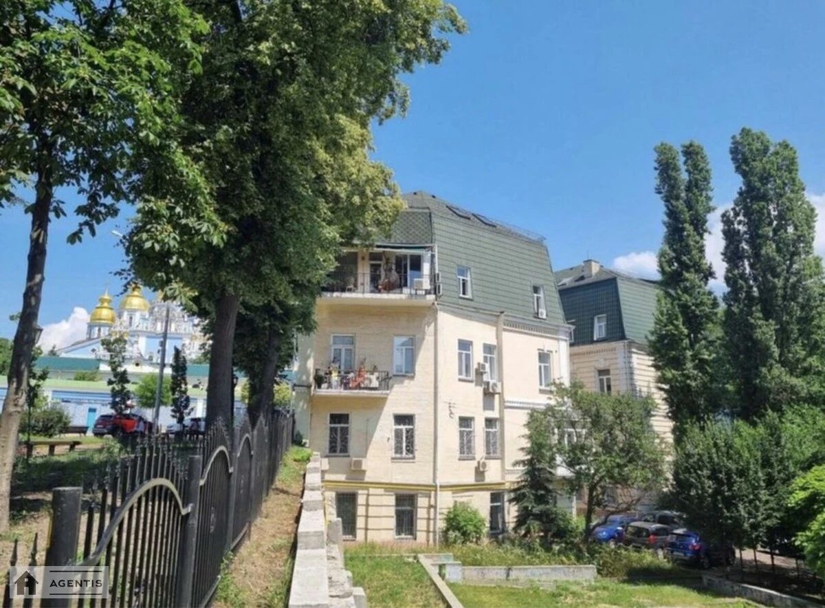 Здам квартиру 2 кімнати, 64 m², 2 пов./4 поверхи. Шевченківський район, Київ. 