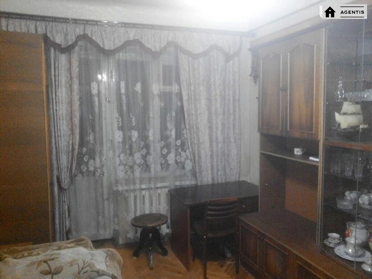 Apartment for rent 1 room, 31 m², 4th fl./7 floors. 114, Velyka Vaselkivska 114, Kyiv. 