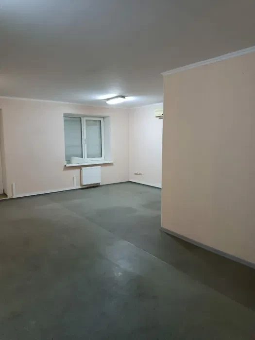 Сдам квартиру 2 комнаты, 60 m², 1 эт.. Пішоновская, Одесса. 