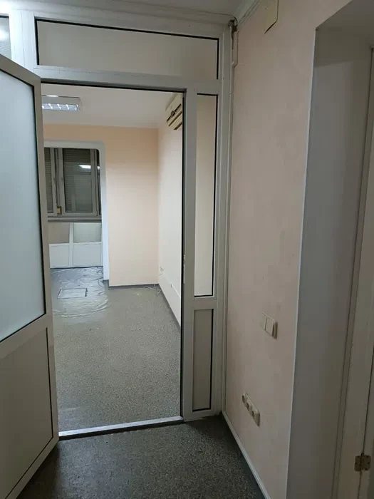 Сдам квартиру 2 комнаты, 60 m², 1 эт.. Пішоновская, Одесса. 