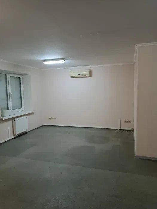 Сдам квартиру 2 комнаты, 60 m², 1 эт.. Пішоновская, Одесса. 