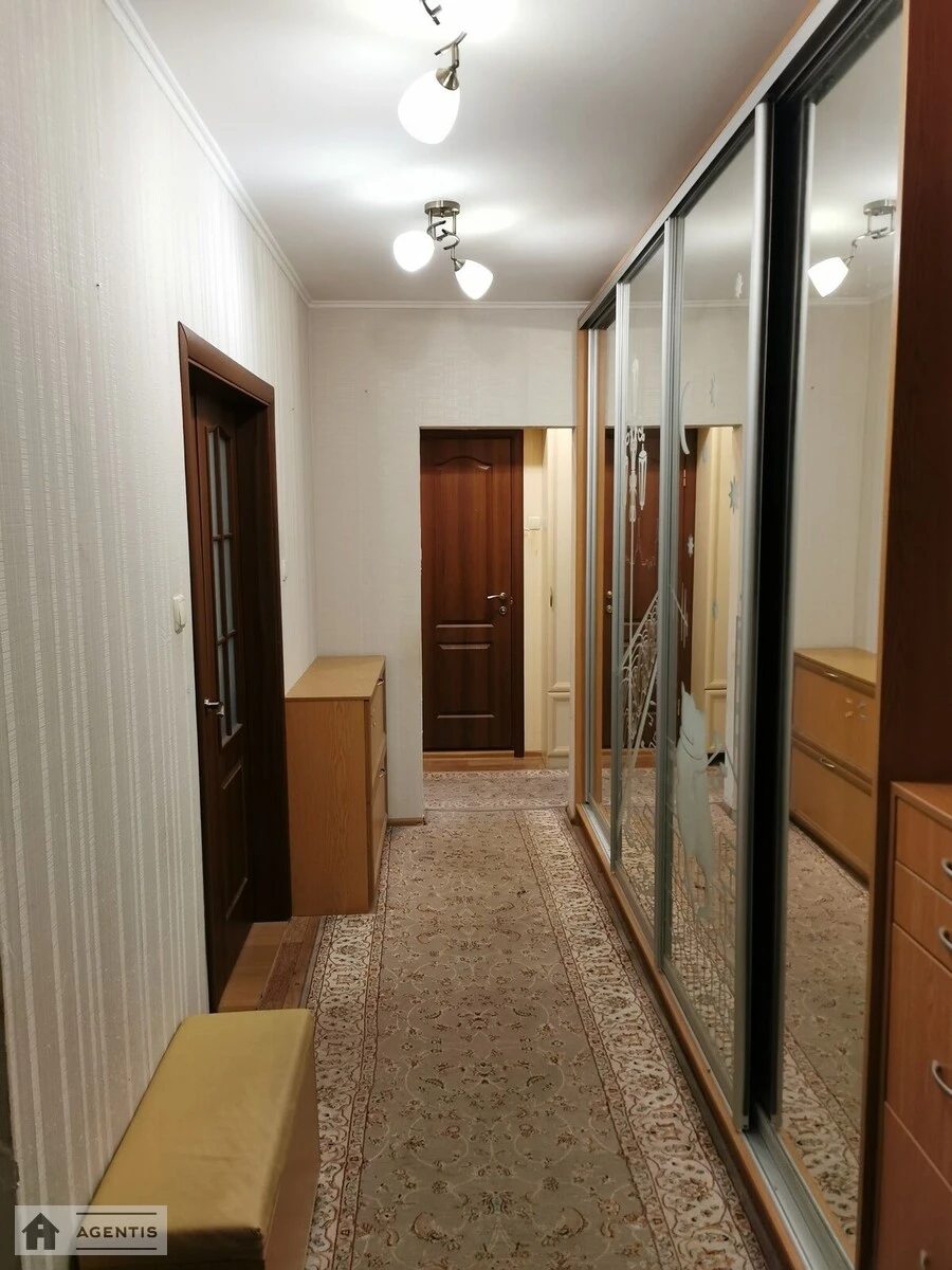 Сдам квартиру 3 комнаты, 80 m², 4 эт./25 этажей. Дарницкий район, Киев. 