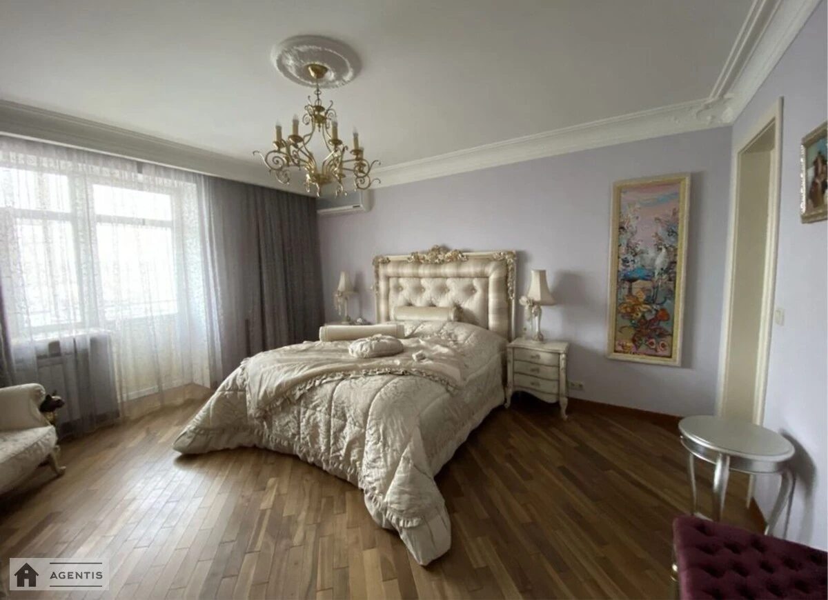 Сдам квартиру 3 комнаты, 108 m², 6 эт./8 этажей. 7, Ярославский 7, Киев. 