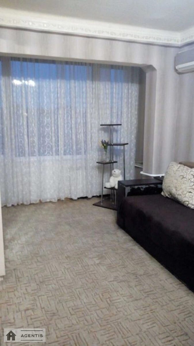 Apartment for rent 1 room, 32 m², 9th fl./9 floors. Dniprovskyy rayon, Kyiv. 