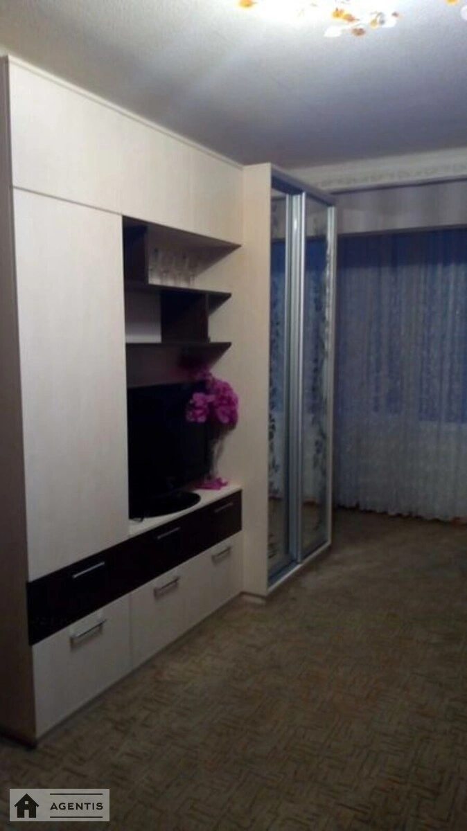 Apartment for rent 1 room, 32 m², 9th fl./9 floors. Dniprovskyy rayon, Kyiv. 