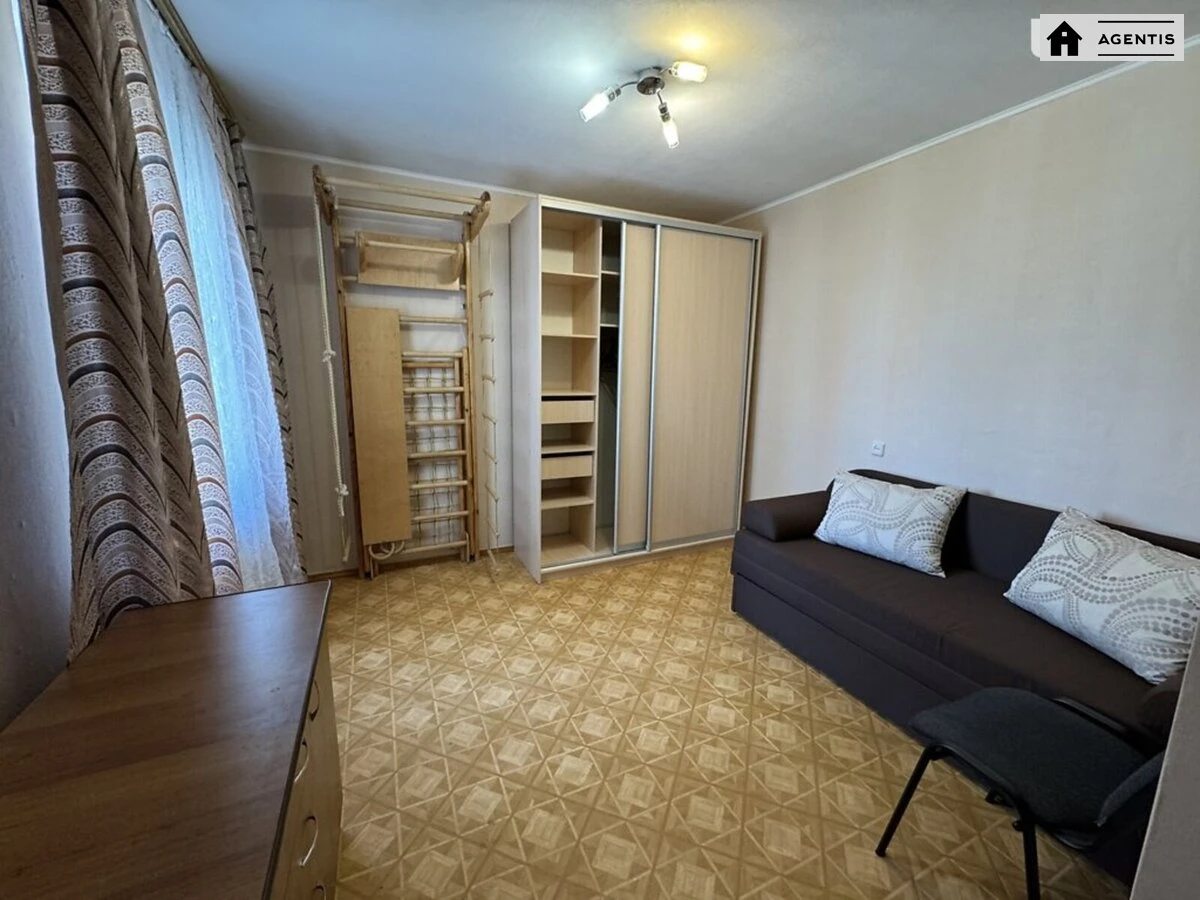 Apartment for rent 3 rooms, 80 m², 8th fl./16 floors. 10, Larysy Rudenko vul., Kyiv. 