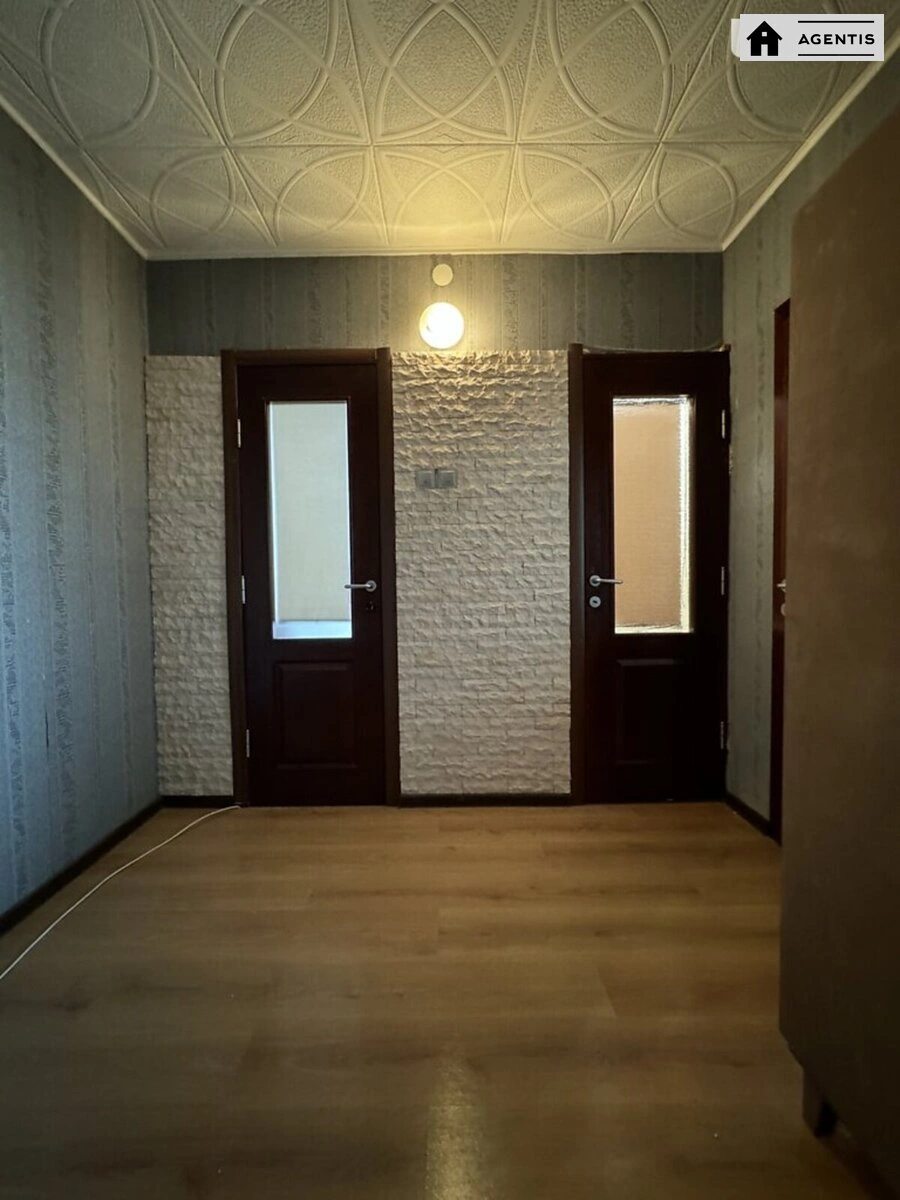 Apartment for rent 3 rooms, 80 m², 8th fl./16 floors. 10, Larysy Rudenko vul., Kyiv. 