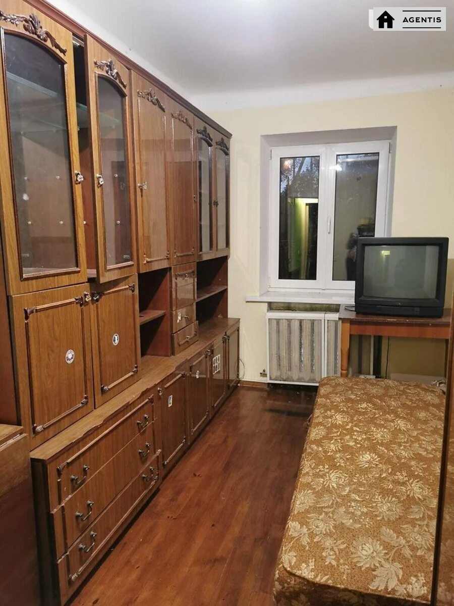 Apartment for rent 3 rooms, 60 m², 1st fl./5 floors. 23, Aviakonstruktorska vul. Henerala Vitruka, Kyiv. 