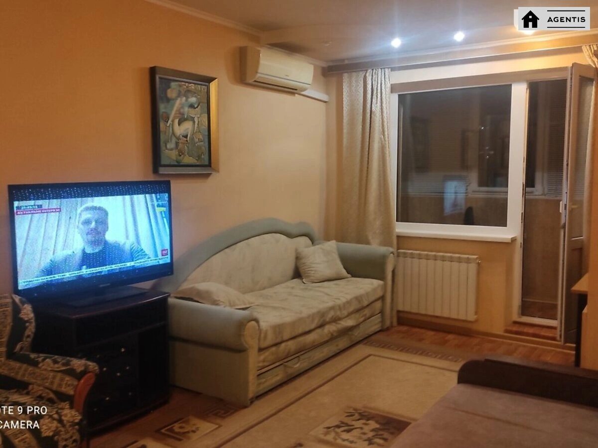 Apartment for rent 1 room, 45 m², 9th fl./14 floors. 116, Akademika Zabolotnoho vul., Kyiv. 