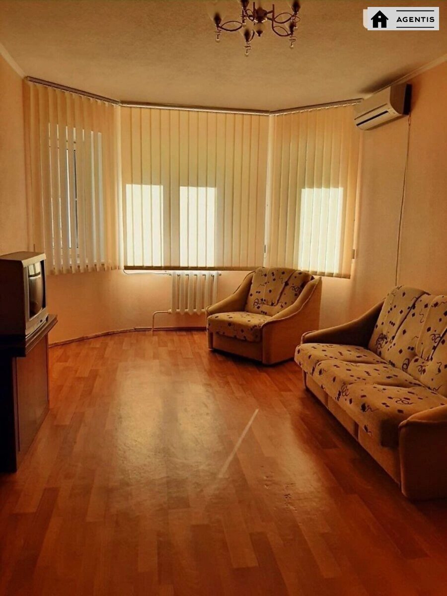 Apartment for rent 1 room, 48 m², 2nd fl./10 floors. Knyazhiy Zaton 4, Kyiv. 